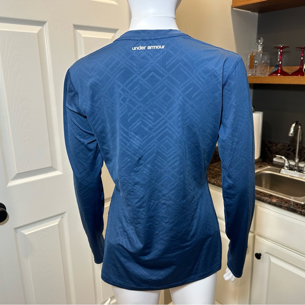 Under Armour Heat Gear Fitted Long Sleeve Athletic Tee - Picture 6 of 6